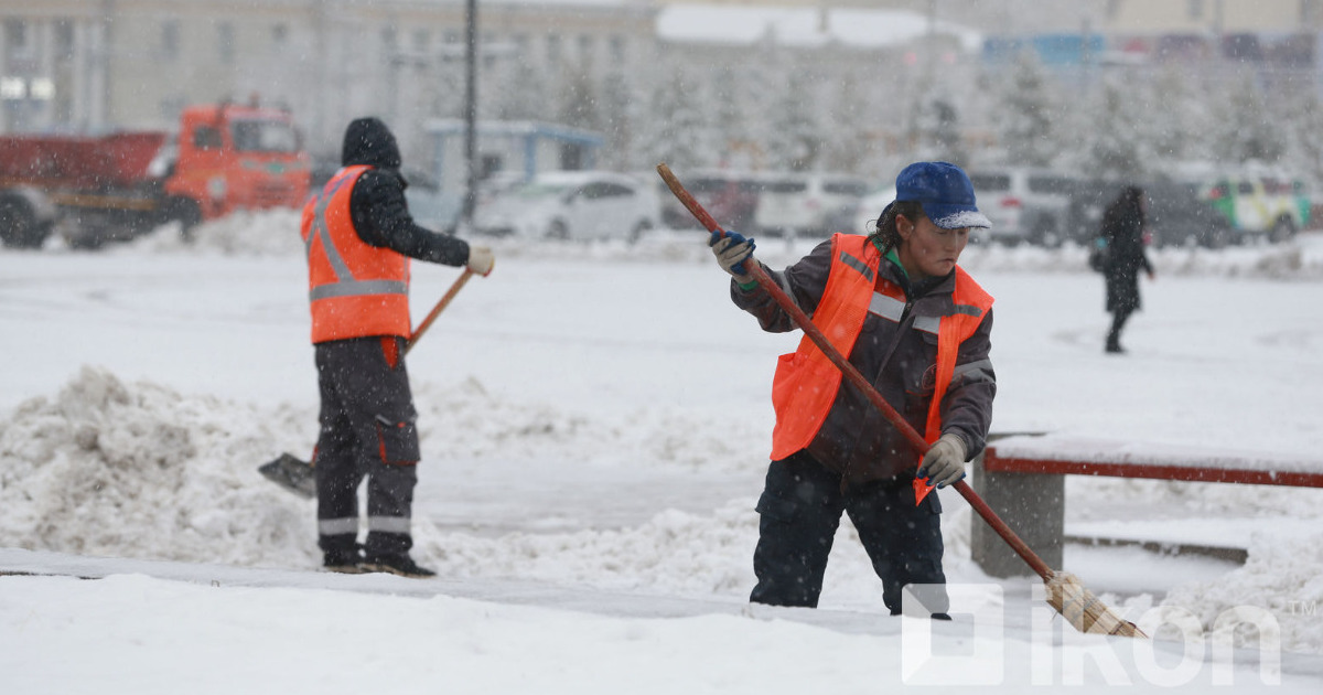 Т.Гантөмөр: 1,000 орчим ажилтан, албан хаагч цас цэвэрлэхээр ажиллаж байна