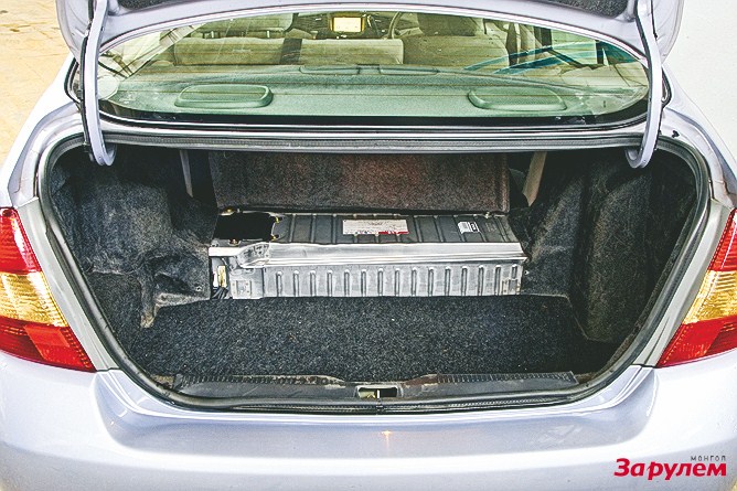 Prius-11-ийн аккумулятор нь 50 кг жинтэй бөгөөд 38 модулиас бүрдэнэ.