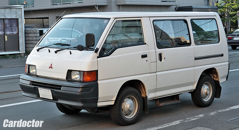 Mitsubishi Delica Commercial Van 4WD 2.5 Turbo-D